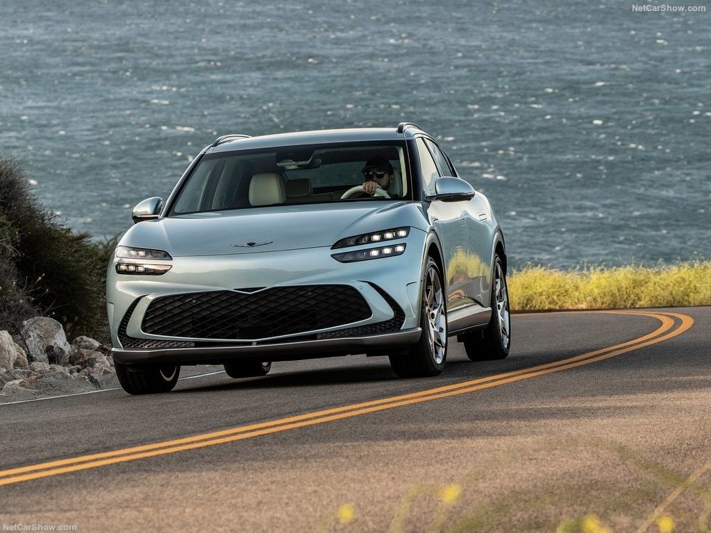 Genesis GV60 Upmarket All Electric Family Car With 76.4kwh แบตเตอรี่ 350Nm Of Torque รุ่นกระตุ้นและขับเคลื่อน