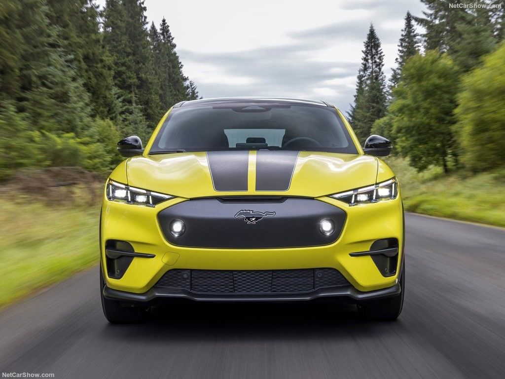 การแข่งขันรถแข่งขันแบบพิเศษ รถยนต์ครอบครัว Out การแข่งขันที่ Ford Mustang Mach-E Rally (2024) 480 แรงม้า