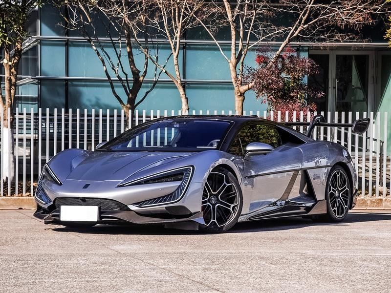 BYD Yangwang U9 สปอร์ตคาร์ระดับสูง 300km/H ไฟฟ้าบริสุทธิ์ 1306 ม้า