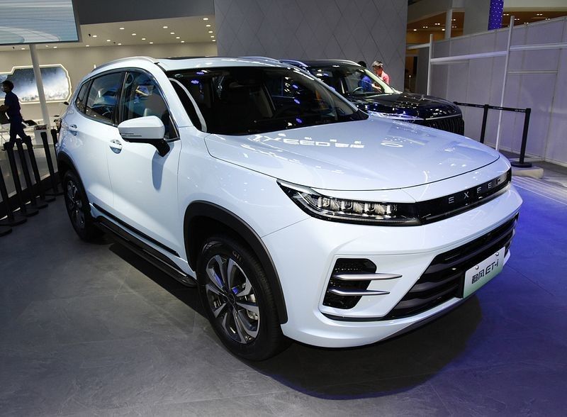 2023 คลาสสิค EXCEED รถยนต์ไฮบริดที่ Chery EXCEED ET-i 1.5T 156hp L4 + 125มอเตอร์ไฟฟ้า 180km / h ความเร็วสูงสุด 0-100km / h ใน 7 วินาที