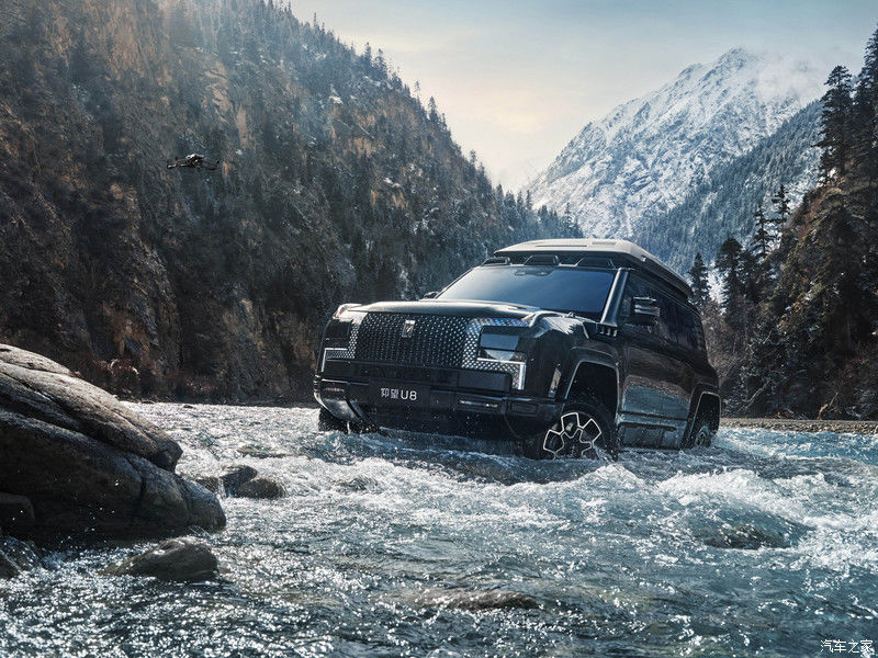 ขายก่อนปี 2024 งานแสดงรถยนต์ปักกิ่ง BYD ยางวัง U8 2024 รถลุคซ่านอกถนน 1197hp 4 มอเตอร์ 4wd รถไฟฟ้า Byd U8 ไฮบริด