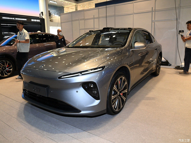 รถพลังงานใหม่ 2024 Nio ET7 Weilai รถไฟฟ้า 75kwh 200km/h รถความเร็วสูง