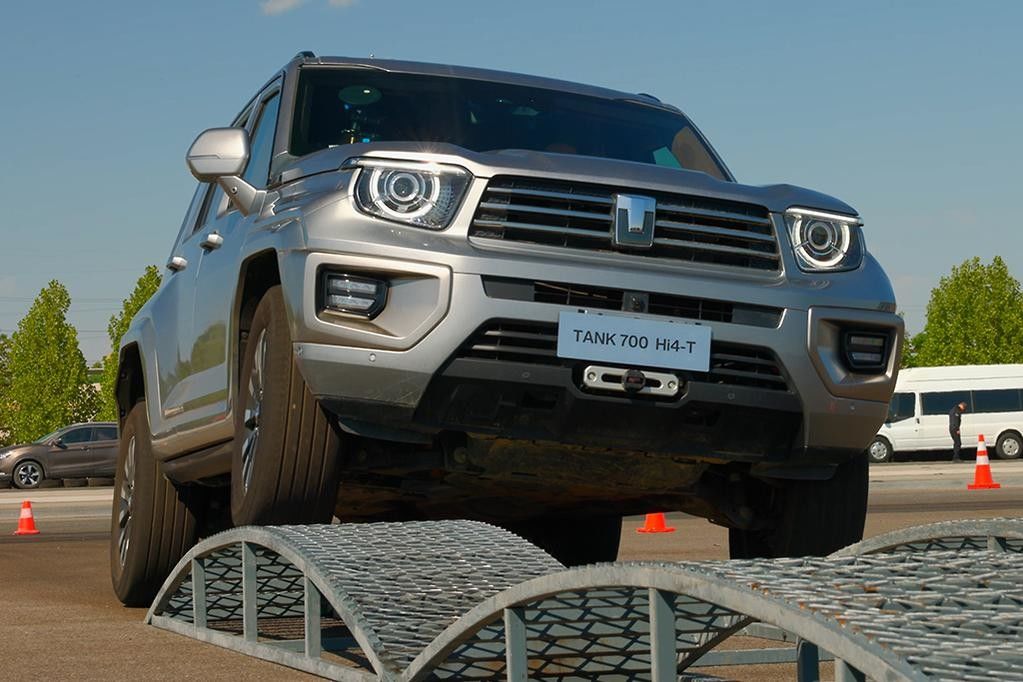 GWM TANK รถยนต์ SUV รถยนต์ PHEV AWD รถขับขี่ 190km/h ความเร็วสูงสุด ด้วยเครื่องยนต์ V6 3.0t 360PS และเวลาชาร์จเร็ว 0.4h