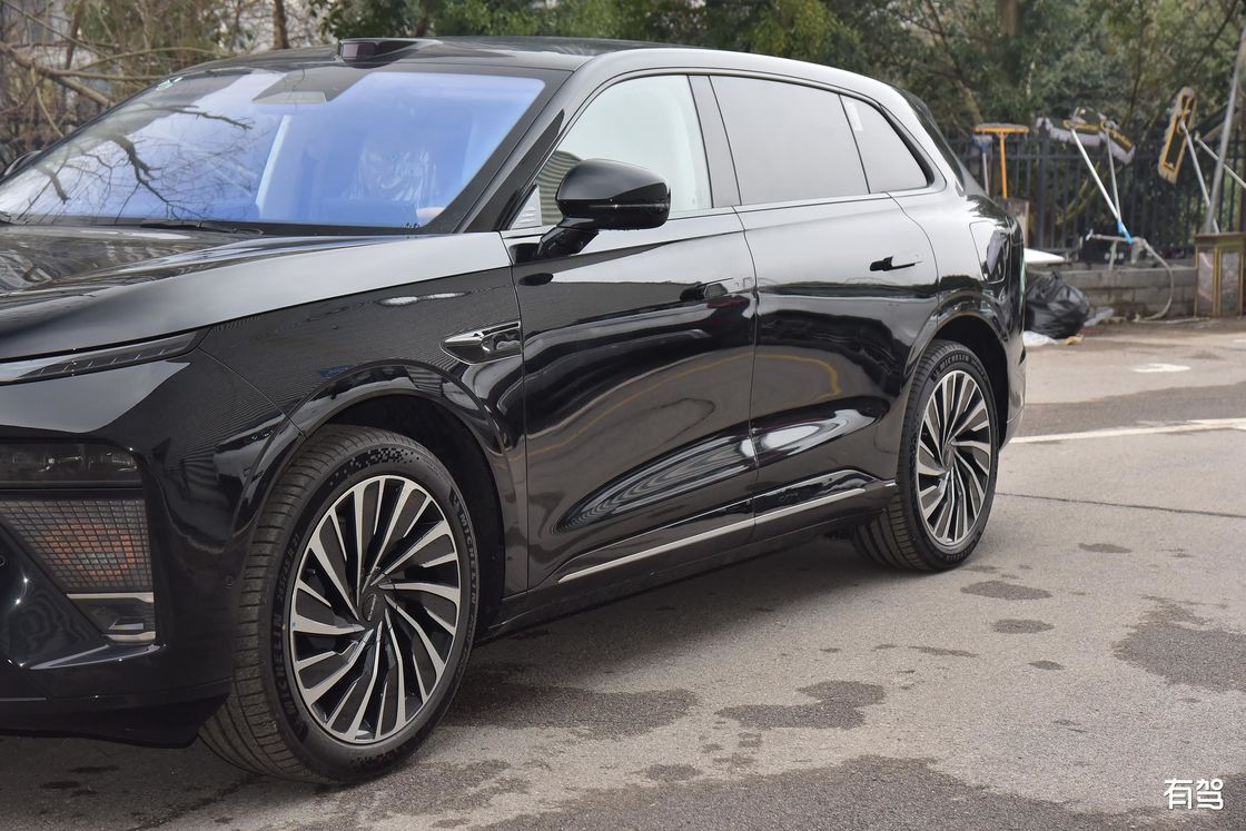 รถ EV ใหม่ที่สุด REEV EXEED ET 200 Plus พลังงานสูงสุด 195kw & 324N.m ทอร์ค 7.8sec 0-100km / h รถไฟฟ้าเร่ง