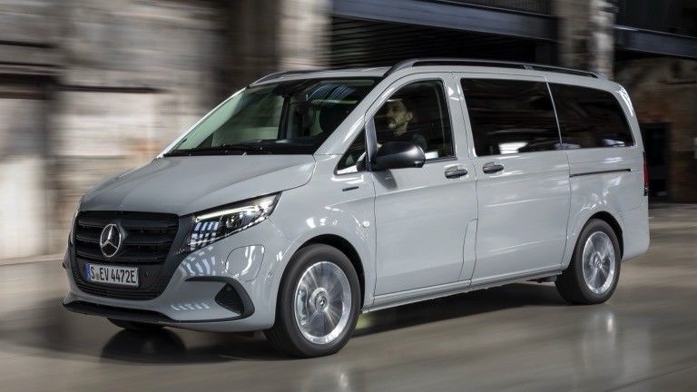 9 ที่นั่ง EV Mercedes-Benz EVito Tourer Long ด้วยมอเตอร์ไฟฟ้า 201bhp และแบตเตอรี่ที่ใช้ได้ 90kWh
