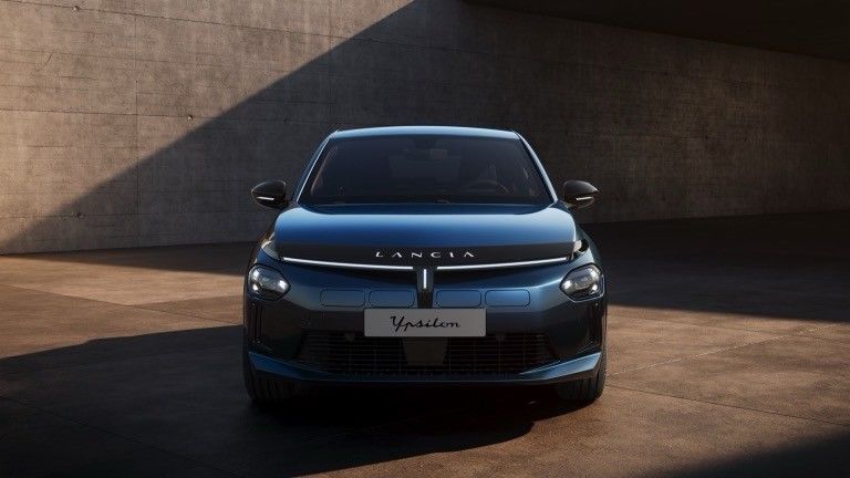 จํากัด รถไฟฟ้าแรกของ Lancia Ypsilon ด้วยมอเตอร์ติดหน้าสําหรับ 154 แรงม้าและ 260 N.m