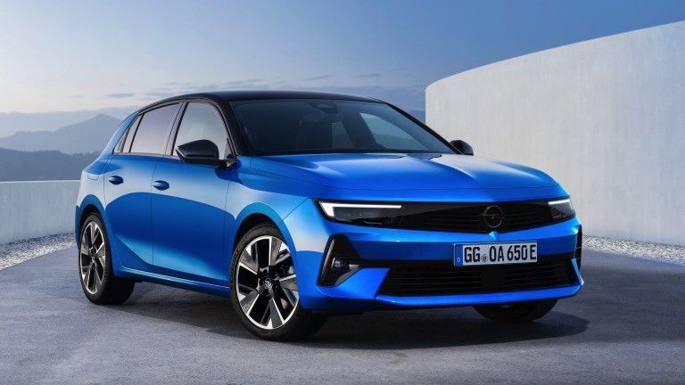 รถไฟฟ้าขับขี่สบายๆ Opel Astra Electric ด้วยแบตเตอรี่ 54kwh พลังมอเตอร์ 150kw ความเร็วสูงสุด 170km/h
